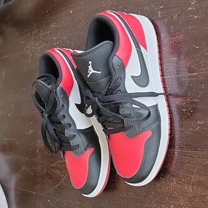 Air Jordan 1 low "bred toe" size 6Y